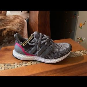 Adidas ultra boost W grey with pink accents 6 1/2 brand nwt + box